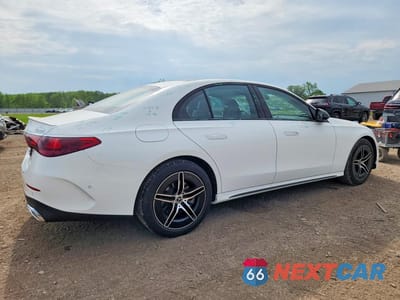 Trzecie zdjęcie samochodu z tyłu: 2026 MERCEDES-BENZ E 350 4MATIC VIN:W1KLF4HB0TA220459 - miniatura