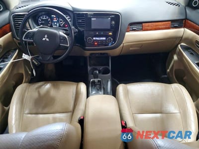 Zdjęcie 8 z 13 samochodu: 2015 MITSUBISHI OUTLANDER SE VIN:JA4AZ3A39FZ007998 - miniatura