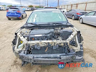 Piąte zdjęcie samochodu w środku: 2017 HONDA ACCORD EXL VIN:1HGCR3F82HA012952 - miniatura