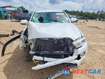 Piąte zdjęcie samochodu w środku: 2019 TOYOTA TACOMA SR5 V6 VIN:5TFAZ5CNXKX075815 - miniatura