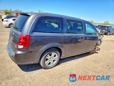 Trzecie zdjęcie samochodu z tyłu: 2018 DODGE GRAND CARAVAN CREW VIN:2C4RDGDG0JR179563 - miniatura