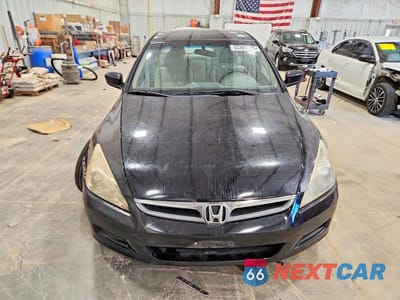 Piąte zdjęcie samochodu w środku: 2007 HONDA ACCORD LX VIN:1HGCM56417A004718 - miniatura