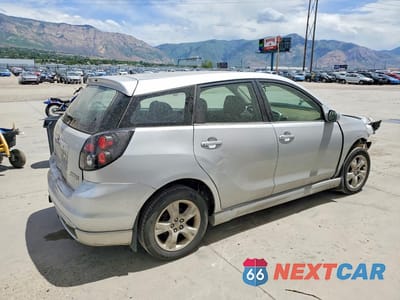 Trzecie zdjęcie samochodu z tyłu: 2005 TOYOTA MATRIX XR VIN:2T1LR32E85C334559 - miniatura