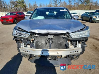 Piąte zdjęcie samochodu w środku: 2017 ACURA MDX TECHNOLOGY VIN:5J8YD4H57HL000488 - miniatura