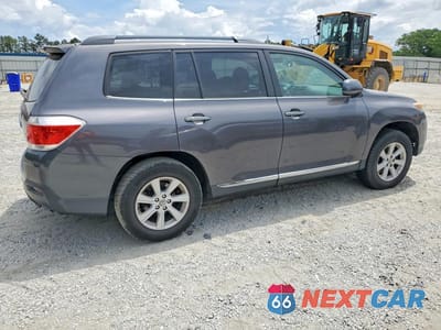 Trzecie zdjęcie samochodu z tyłu: 2012 TOYOTA HIGHLANDER SE VIN:5TDZA3EH1CS028217 - miniatura