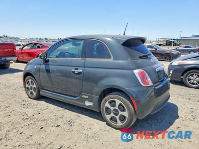 Drugie zdjęcie samochodu z przodu: 2016 FIAT 500 ELECTRIC VIN:3C3CFFGE4GT193111 - miniatura