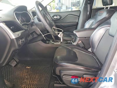 Zdjęcie 7 z 13 samochodu: 2017 JEEP CHEROKEE TRAILHAWK VIN:1C4PJMBS8HW538651 - miniatura
