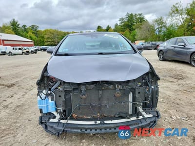 Piąte zdjęcie samochodu w środku: 2017 TOYOTA PRIUS TWO VIN:JTDKBRFU6H3028378 - miniatura