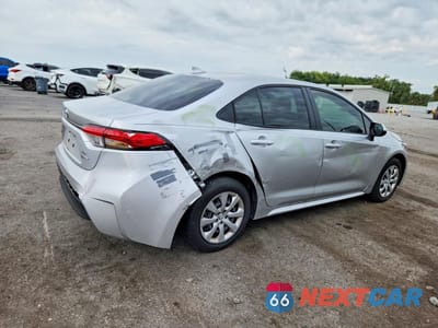 Trzecie zdjęcie samochodu z tyłu: 2025 TOYOTA COROLLA HYBRID LE VIN:JTDBCMFE8SJ043718 - miniatura