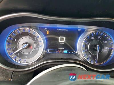 Zdjęcie 9 z 12 samochodu: 2017 CHRYSLER 300 LIMITED VIN:2C3CCAAG6HH538493 - miniatura