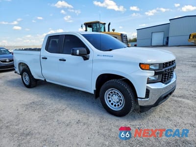 Czwarte zdjęcie samochodu z boku: 2019 CHEVROLET SILVERADO C1500 VIN:1GCRWAEF9KZ262039 - miniatura