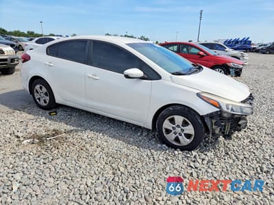 Czwarte zdjęcie samochodu z boku: 2017 KIA FORTE LX VIN:3KPFK4A74HE069526 - miniatura