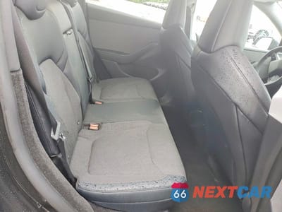 Zdjęcie 10 z 12 samochodu: 2026 TESLA MODEL Y VIN:7SAYGDEE1TA639794 - miniatura