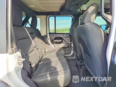 Zdjęcie 10 z 12 samochodu: 2018 JEEP WRANGLER UNLIMITED SPORT VIN:1C4HJXDN7JW300146 - miniatura
