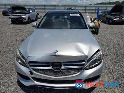 Piąte zdjęcie samochodu w środku: 2015 MERCEDES-BENZ C 300 4MATIC VIN:55SWF4KB7FU064320 - miniatura