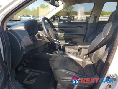 Zdjęcie 7 z 13 samochodu: 2020 MITSUBISHI OUTLANDER SE VIN:JA4AZ3A3XLZ048801 - miniatura