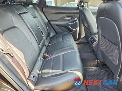 Zdjęcie 11 z 13 samochodu: 2022 JAGUAR E-PACE SE VIN:SADFP2FX9N1031131 - miniatura