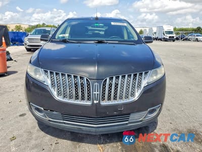 Piąte zdjęcie samochodu w środku: 2015 LINCOLN MKX VIN:2LMDJ8JK3FBL22328 - miniatura