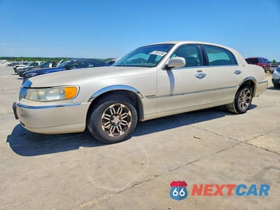 2000 LINCOLN TOWN CAR CARTIER 1LNHM83W6YY877221 - główne zdjęcie licytacji z USA - miniatura