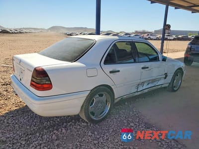 Trzecie zdjęcie samochodu z tyłu: 1999 MERCEDES-BENZ C 43 VIN:WDBHA33G2XF850129 - miniatura