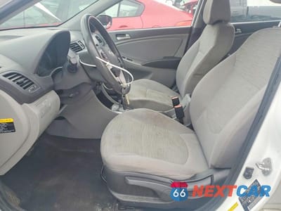 Zdjęcie 7 z 12 samochodu: 2016 HYUNDAI ACCENT SE VIN:KMHCT4AE8GU048804 - miniatura