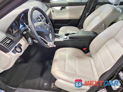 Zdjęcie 7 z 12 samochodu: 2009 MERCEDES-BENZ C 300 VIN:WDDGF54X09F268600 - miniatura