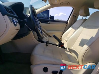 Zdjęcie 7 z 12 samochodu: 2015 VOLKSWAGEN PASSAT S VIN:1VWAT7A39FC116332 - miniatura