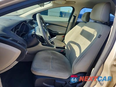 Zdjęcie 7 z 12 samochodu: 2018 FORD FOCUS SE VIN:1FADP3F20JL204018 - miniatura
