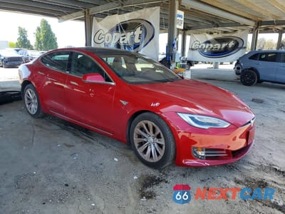 Czwarte zdjęcie samochodu z boku: 2016 TESLA MODEL S VIN:5YJSA1E15GF160044 - miniatura