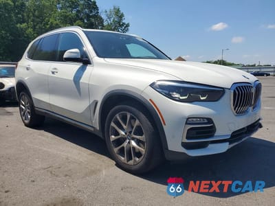 Czwarte zdjęcie samochodu z boku: 2020 BMW X5 XDRIVE40I VIN:5UXCR6C00L9B82799 - miniatura