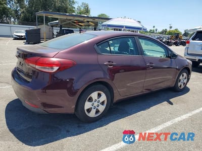 Trzecie zdjęcie samochodu z tyłu: 2018 KIA FORTE LX VIN:3KPFK4A7XJE222707 - miniatura
