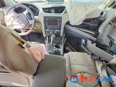 Zdjęcie 8 z 13 samochodu: 2017 CHEVROLET TRAVERSE LT VIN:1GNKRHKDXHJ122133 - miniatura