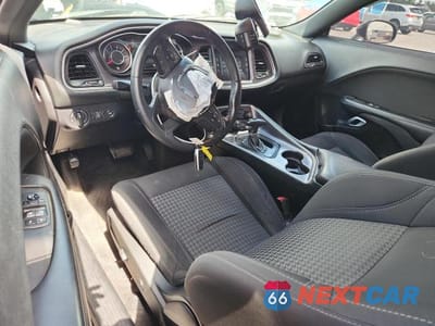 Zdjęcie 8 z 12 samochodu: 2015 DODGE CHALLENGER SXT VIN:2C3CDZAGXFH905758 - miniatura