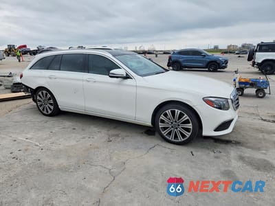 Czwarte zdjęcie samochodu z boku: 2020 MERCEDES-BENZ E 450 4MATIC VIN:W1KZH6JB4LA818757 - miniatura