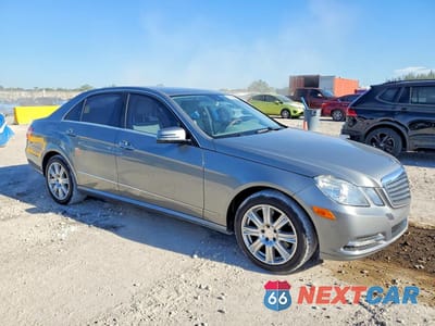 Czwarte zdjęcie samochodu z boku: 2013 MERCEDES-BENZ E 350 VIN:WDDHF5KB8DA693077 - miniatura