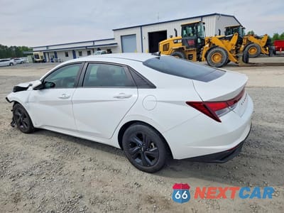 Drugie zdjęcie samochodu z przodu: 2023 HYUNDAI ELANTRA SEL VIN:5NPLM4AG2PH105804 - miniatura
