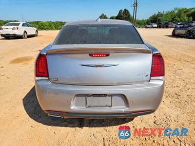 Zdjęcie 6 z 13 samochodu: 2018 CHRYSLER 300 S VIN:2C3CCABG2JH266691 - miniatura
