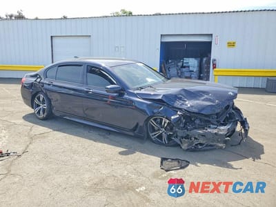 Czwarte zdjęcie samochodu z boku: 2017 BMW 740 I VIN:WBA7E2C34HG740829 - miniatura