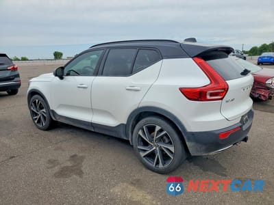 Drugie zdjęcie samochodu z przodu: 2020 VOLVO XC40 T5 R-DESIGN VIN:YV4162UM3L2221478 - miniatura