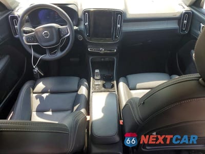 Zdjęcie 8 z 14 samochodu: 2025 VOLVO XC40 PLUS VIN:YV4L12UE7S2599978 - miniatura