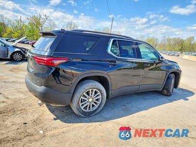 Trzecie zdjęcie samochodu z tyłu: 2023 CHEVROLET TRAVERSE LT VIN:1GNEVHKW1PJ344083 - miniatura
