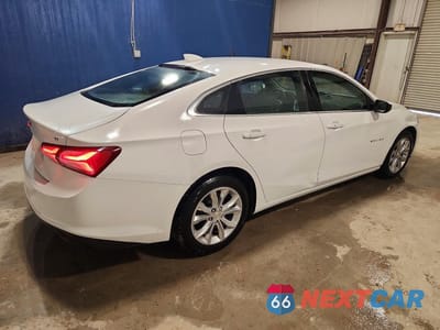 Trzecie zdjęcie samochodu z tyłu: 2020 CHEVROLET MALIBU LT VIN:1G1ZD5ST4LF037126 - miniatura