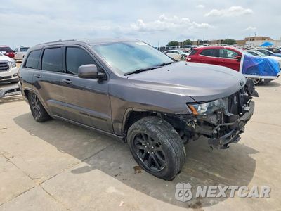 Czwarte zdjęcie samochodu z boku: 2019 JEEP GRAND CHEROKEE LAREDO VIN:1C4RJFAG6KC669409 - miniatura