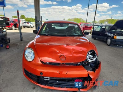 Piąte zdjęcie samochodu w środku: 2016 VOLKSWAGEN BEETLE 1.8T VIN:3VWF17AT4GM617754 - miniatura