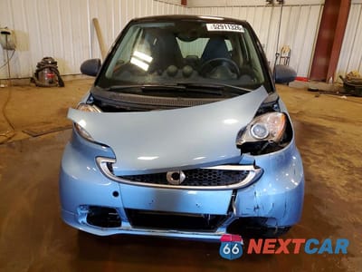 Piąte zdjęcie samochodu w środku: 2014 SMART FORTWO VIN:WMEEJ9AA6EK774961 - miniatura