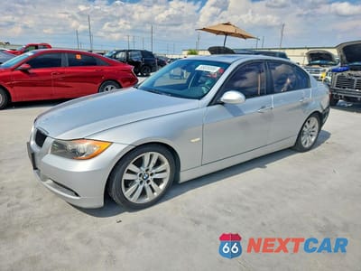 2008 BMW 328 I WBAVA335X8P142285 - główne zdjęcie licytacji z USA - miniatura
