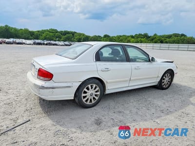 Trzecie zdjęcie samochodu z tyłu: 2002 HYUNDAI SONATA GLS VIN:KMHWF35H62A649352 - miniatura
