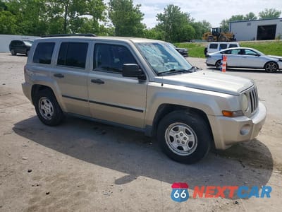 Czwarte zdjęcie samochodu z boku: 2009 JEEP PATRIOT SPORT VIN:1J4FF28B19D232729 - miniatura