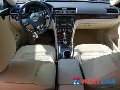 Zdjęcie 8 z 12 samochodu: 2013 VOLKSWAGEN PASSAT SEL VIN:1VWCN7A31DC125350 - miniatura