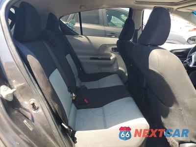 Zdjęcie 10 z 12 samochodu: 2014 TOYOTA PRIUS C THREE VIN:JTDKDTB37E1072773 - miniatura